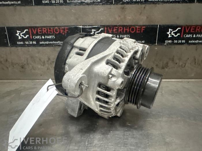 Gebruikte Dynamo Toyota Yaris III (P13) 1.33 16V Dual VVT-I Prijs € 45,00 Margeregeling aangeboden door Verhoef Cars & Parts