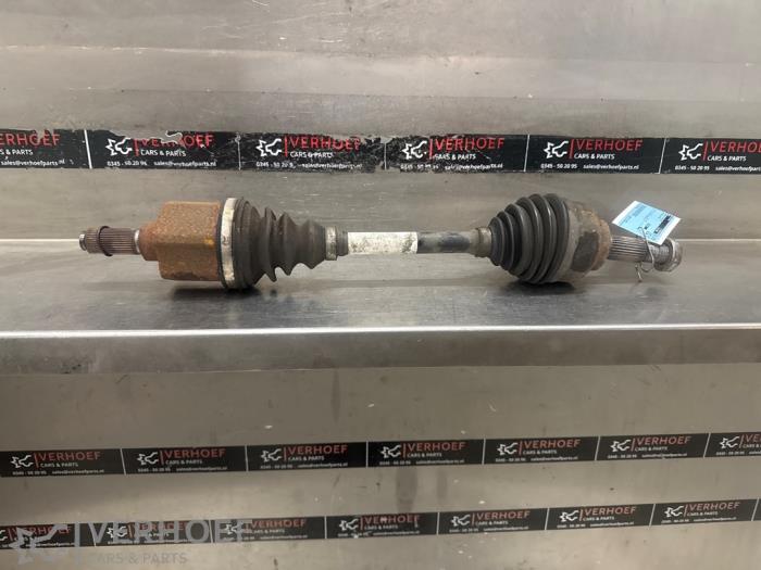 Gebruikte Aandrijfas links-voor Citroen C5 III Tourer (RW) 2.0 BlueHDi 180 16V Prijs op aanvraag aangeboden door Verhoef Cars & Parts