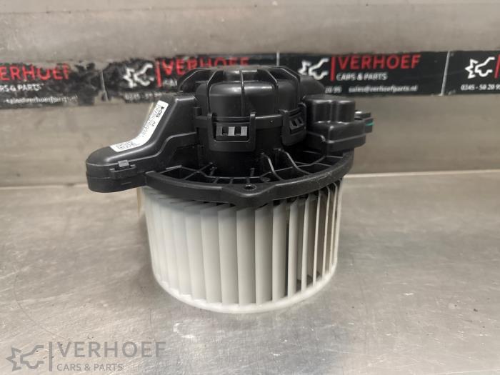 Gebruikte Blower Kia Niro I (DE) 1.6 GDI Hybrid Prijs € 125,00 Margeregeling aangeboden door Verhoef Cars & Parts