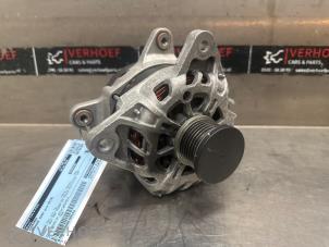 Alternator van een Nissan Juke (F16) 1.0 DIG-T 117 12V 2019