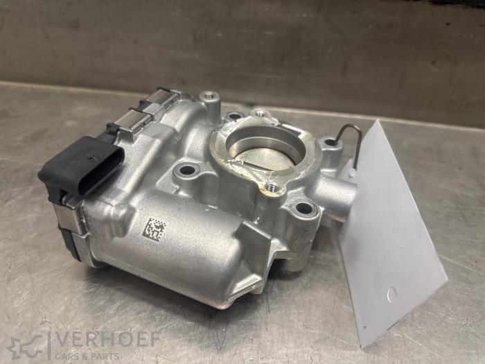 Gebruikte Gasklephuis Nissan Juke (F16) 1.0 DIG-T 117 12V Prijs € 75,00 Margeregeling aangeboden door Verhoef Cars & Parts