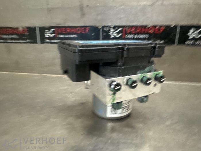 Gebruikte ABS Pomp Kia Stonic (YB) 1.0i T-GDi 12V Eco-Dynamics+ Prijs € 90,00 Margeregeling aangeboden door Verhoef Cars & Parts