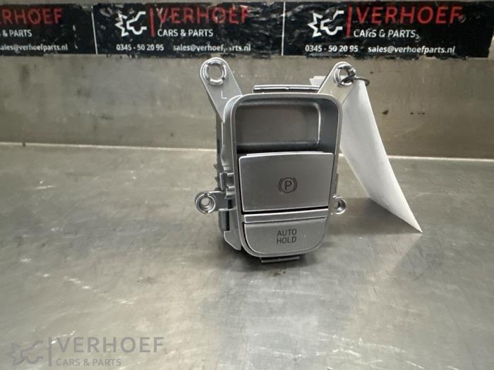Gebruikte Schakelaar handrem Hyundai Tucson (NX) 1.6 T-GDI HEV Prijs op aanvraag aangeboden door Verhoef Cars & Parts