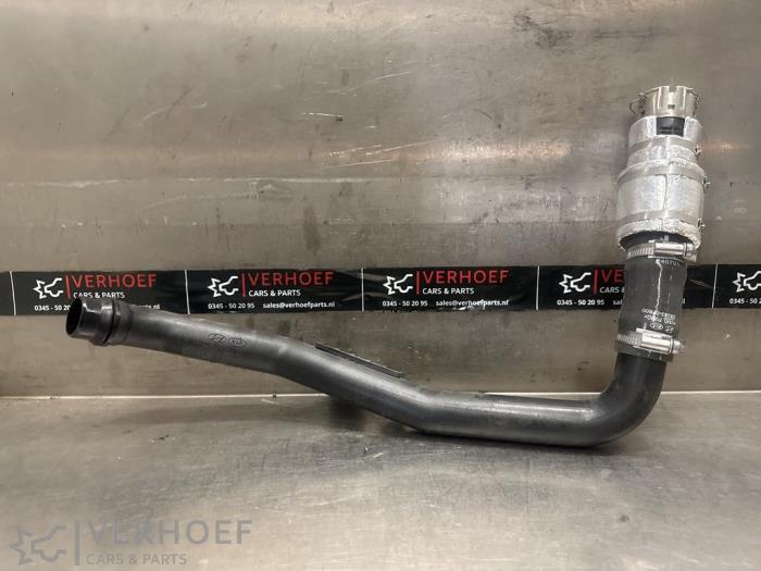 Gebruikte Intercooler Buis Kia Stonic (YB) 1.0i T-GDi 12V Eco-Dynamics+ Prijs € 75,00 Margeregeling aangeboden door Verhoef Cars & Parts