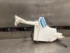 Nissan Note (E12) 1.2 DIG-S 98 Ruitensproeiertank voor