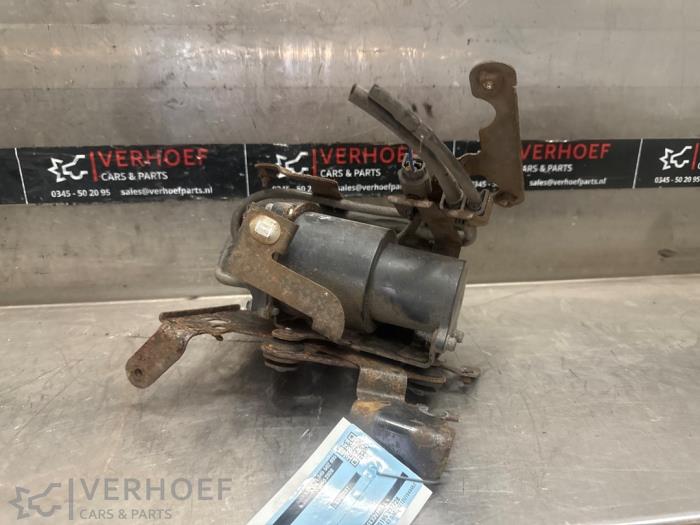 Gebruikte Vacuumpomp (Benzine) Nissan Note (E12) 1.2 DIG-S 98 Prijs op aanvraag aangeboden door Verhoef Cars & Parts
