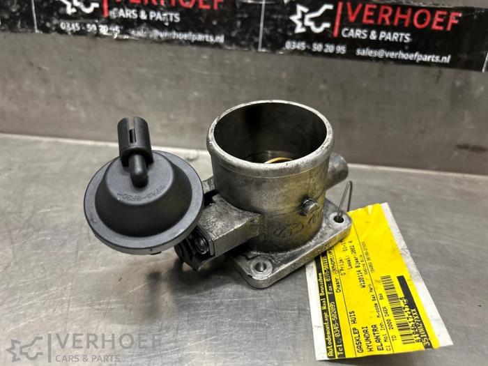 Gebruikte Gasklephuis Hyundai Elantra III 2.0 CRDi 16V Prijs € 30,00 Margeregeling aangeboden door Verhoef Cars & Parts
