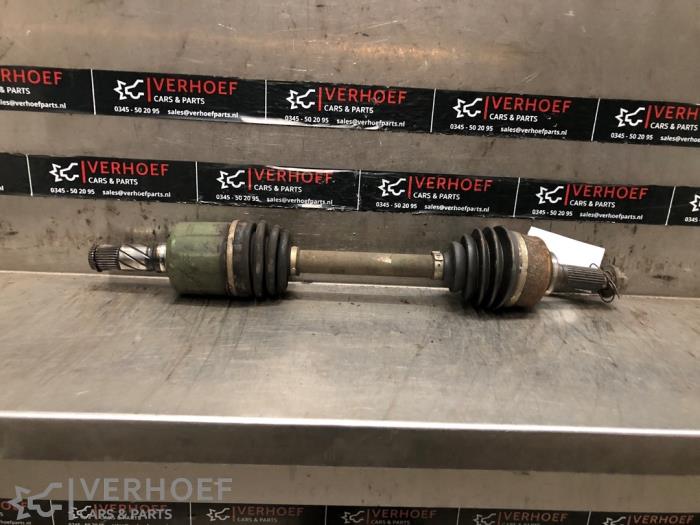 Gebruikte Steekas links-voor Kia Sorento I (JC) 2.4 16V Prijs € 75,00 Margeregeling aangeboden door Verhoef Cars & Parts