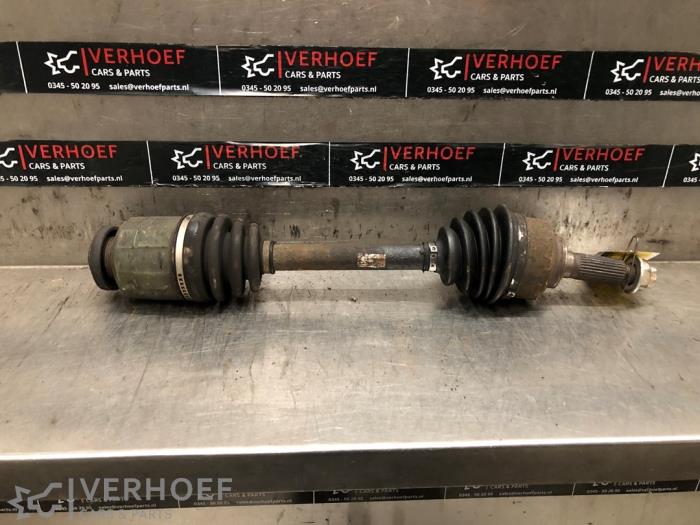 Gebruikte Aandrijfas rechts-voor Kia Sorento I (JC) 2.4 16V Prijs € 75,00 Margeregeling aangeboden door Verhoef Cars & Parts