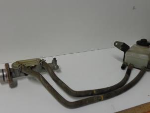 Gebruikte Hoofdremcilinder Toyota Previa (R3) 2.4i 16V VVT-i Prijs op aanvraag aangeboden door Verhoef Cars & Parts