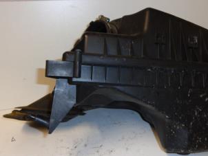 Gebruikte Luchtfilterhuis Chevrolet Cruze 2.0 D 16V Prijs op aanvraag aangeboden door Verhoef Cars & Parts