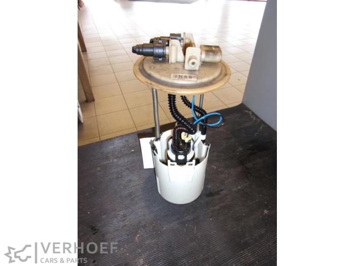 Gebruikte Tank element Pomp Mercedes Sprinter 3,5t (906.63) 515 CDI 16V Prijs € 90,00 Margeregeling aangeboden door Verhoef Cars & Parts