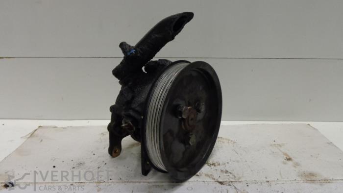 Gebruikte Pomp Servo BMW 3 serie Touring (E36/3) 316i Prijs € 50,00 Margeregeling aangeboden door Verhoef Cars & Parts