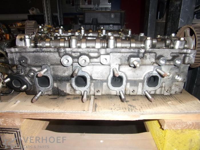 Gebruikte Cilinderkop Toyota Avensis (T25/B1B) 2.0 16V D-4D 115 Prijs € 250,00 Margeregeling aangeboden door Verhoef Cars & Parts