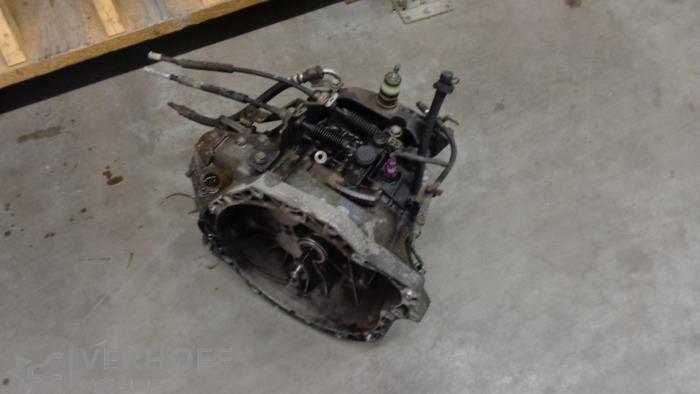 Gebruikte Versnellingsbak Opel Vivaro 2.5 DTI 16V Prijs op aanvraag aangeboden door Verhoef Cars & Parts