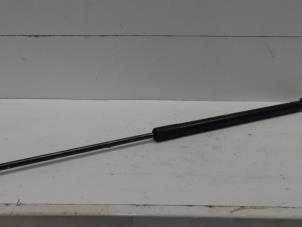 Gebruikte Achterklepdemper rechts-achter Audi A3 (8P1) 2.0 TDI 16V Prijs op aanvraag aangeboden door Verhoef Cars & Parts