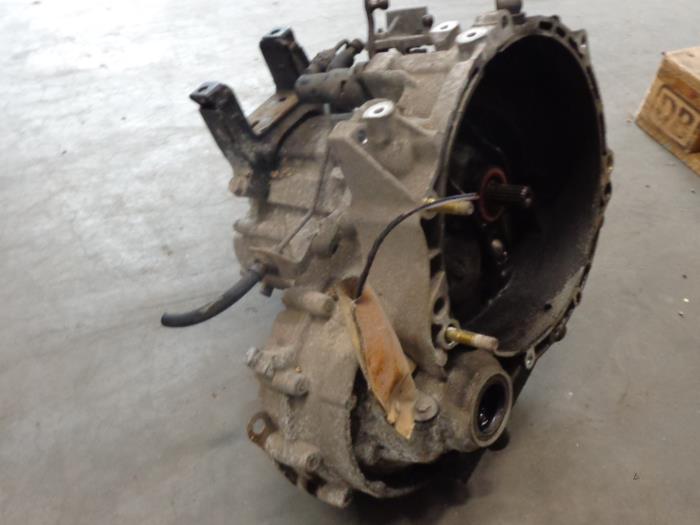 Versnellingsbak van een Skoda Fabia (6Y2) 1.4i 2000