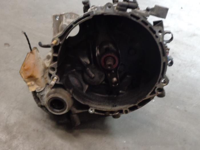 Versnellingsbak van een Skoda Fabia (6Y2) 1.4i 2000