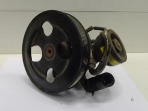 Gebruikte Stuurpomp Mitsubishi Space Wagon (N8/N9) 2.4 16V GDI GLX Prijs € 50,00 Margeregeling aangeboden door Verhoef Cars & Parts