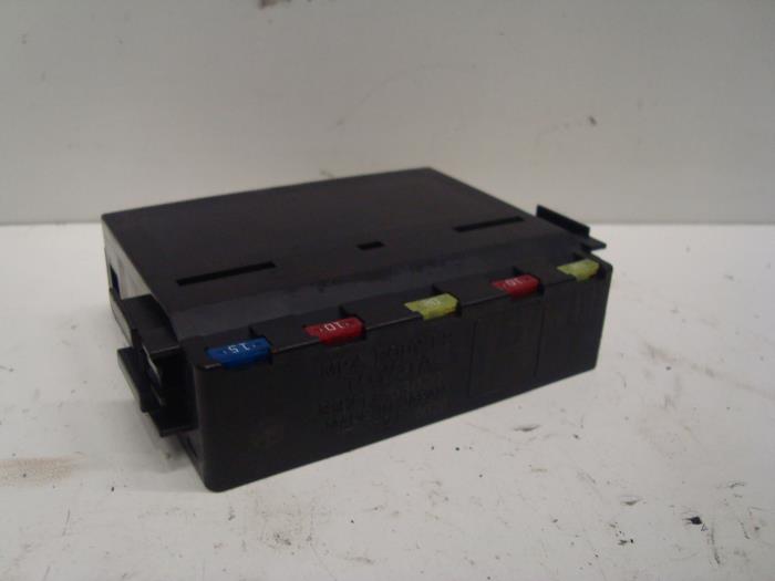 Computer Body Control van een Lexus IS (E2) 220d 16V 2006