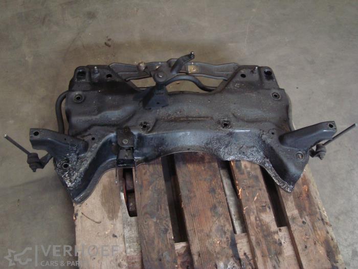 Gebruikte Subframe Peugeot 206 (2A/C/H/J/S) 1.4 HDi Prijs op aanvraag aangeboden door Verhoef Cars & Parts