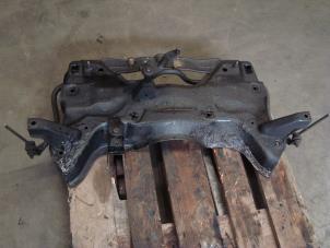 Gebruikte Subframe Peugeot 206 (2A/C/H/J/S) 1.4 HDi Prijs op aanvraag aangeboden door Verhoef Cars & Parts