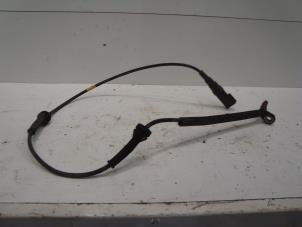 Gebruikte Sensor ABS Mazda 2 (NB/NC/ND/NE) 1.25 16V Prijs op aanvraag aangeboden door Verhoef Cars & Parts