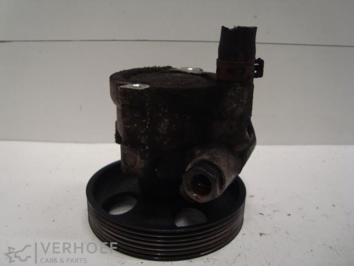 Gebruikte Pomp Servo Renault Laguna II Grandtour (KG) 1.9 dCi 120 Prijs op aanvraag aangeboden door Verhoef Cars & Parts