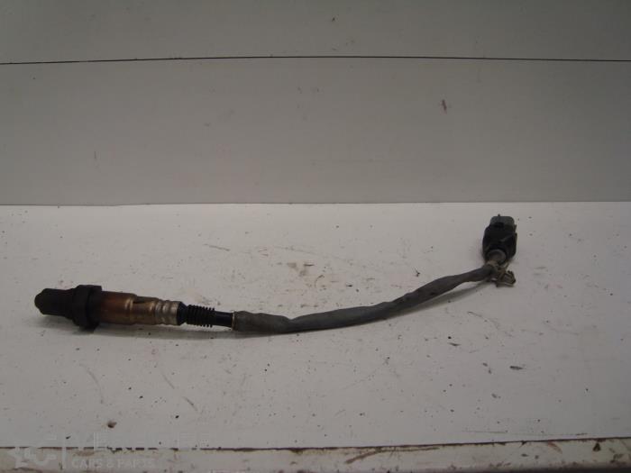 Gebruikte Lambda Sonde Kia Carens II (FJ) 1.6i 16V Prijs op aanvraag aangeboden door Verhoef Cars & Parts