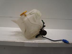 Gebruikte Ruitensproeiertank voor Subaru Forester (SF) 2.0 16V S-Turbo Prijs € 50,00 Margeregeling aangeboden door Verhoef Cars & Parts