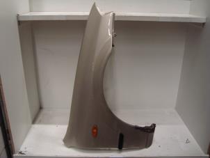 Gebruikte Spatbord rechts-voor Mazda 323 Fastbreak (BJ14) 1.5 LX,GLX 16V Prijs € 50,00 Margeregeling aangeboden door Verhoef Cars & Parts