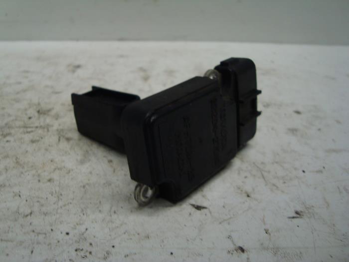 Gebruikte Luchthoeveelheidsmeter Toyota Avensis Verso (M20) 2.0 D-4D 16V Prijs € 50,00 Margeregeling aangeboden door Verhoef Cars & Parts