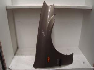 Gebruikte Spatbord rechts-voor Mazda 323 Fastbreak (BJ14) 2.0 DTiD 16V Prijs € 50,00 Margeregeling aangeboden door Verhoef Cars & Parts