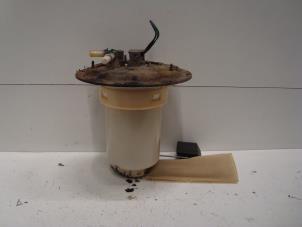 Gebruikte Benzinepomp Mazda Premacy 1.8 16V Prijs op aanvraag aangeboden door Verhoef Cars & Parts