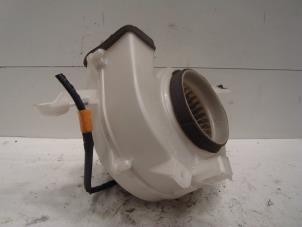 Gebruikte Chaufage Ventilatiemotor Toyota Prius (NHW20) 1.5 16V Prijs € 40,00 Margeregeling aangeboden door Verhoef Cars & Parts