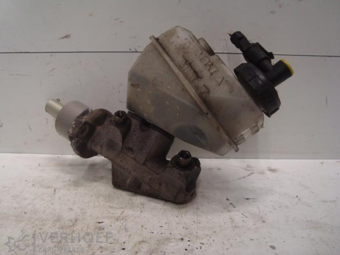 Gebruikte Hoofdremcilinder Renault Clio II (BB/CB) 1.2 Prijs op aanvraag aangeboden door Verhoef Cars & Parts
