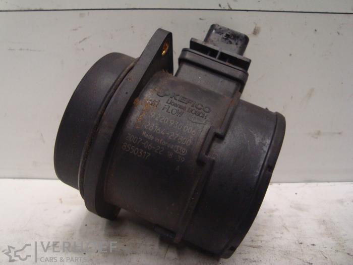 Gebruikte Luchthoeveelheidsmeter Hyundai Santa Fe II (CM) 2.2 CRDi 16V 4x4 Prijs € 25,00 Margeregeling aangeboden door Verhoef Cars & Parts