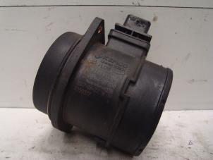 Gebruikte Luchthoeveelheidsmeter Hyundai Santa Fe II (CM) 2.2 CRDi 16V 4x4 Prijs € 80,00 Margeregeling aangeboden door Verhoef Cars & Parts