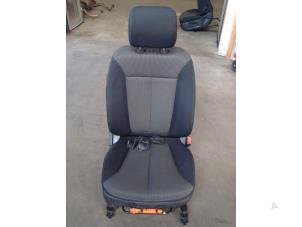 Gebruikte Voorstoel rechts Hyundai Santa Fe II (CM) 2.2 CRDi 16V 4x4 Prijs op aanvraag aangeboden door Verhoef Cars & Parts