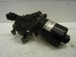 Gebruikte Ruitenwissermotor voor Toyota Corolla (E12) 1.6 16V VVT-i Prijs op aanvraag aangeboden door Verhoef Cars & Parts