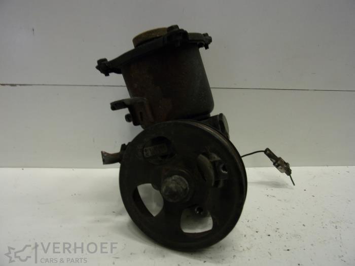 Gebruikte Pomp Servo Subaru Forester (SF) 2.0 16V X Prijs € 40,00 Margeregeling aangeboden door Verhoef Cars & Parts