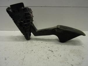 Gebruikte Gaspedaalpositie Sensor Toyota Land Cruiser (J12) 3.0 D-4D 16V Prijs € 100,00 Margeregeling aangeboden door Verhoef Cars & Parts