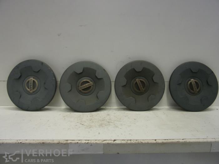 Gebruikte Wieldop Nissan Interstar (X70) 2.2 dCi 16V Prijs € 40,00 Margeregeling aangeboden door Verhoef Cars & Parts