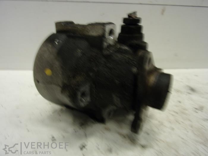 Gebruikte Pomp Servo Nissan Interstar (X70) 2.2 dCi 16V Prijs op aanvraag aangeboden door Verhoef Cars & Parts