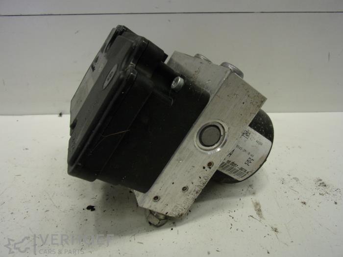 Gebruikte ABS Pomp Ford Transit Connect 1.8 Tddi Prijs € 60,50 Inclusief btw aangeboden door Verhoef Cars & Parts