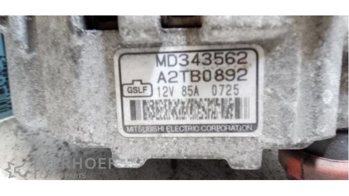 Gebruikte Dynamo Mitsubishi Space Star (DG) 1.8 16V GDI Prijs € 40,00 Margeregeling aangeboden door Verhoef Cars & Parts