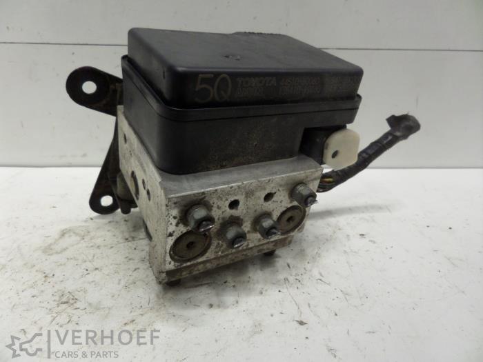 Gebruikte ABS Pomp Toyota Land Cruiser (J12) 3.0 D-4D 16V Prijs € 200,00 Margeregeling aangeboden door Verhoef Cars & Parts