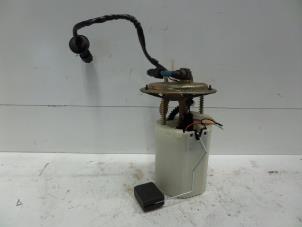 Gebruikte Benzinepomp Kia Carens II (FJ) 1.6i 16V Prijs op aanvraag aangeboden door Verhoef Cars & Parts