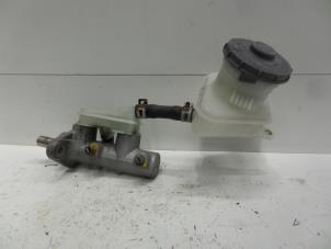 Gebruikte Hoofdremcilinder Honda Stream I (RN) 2.0 16V VTEC Prijs € 50,00 Margeregeling aangeboden door Verhoef Cars & Parts