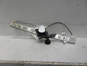 Gebruikte Ruitmechaniek 4Deurs rechts-voor Suzuki Swift (ZA/ZC/ZD) 1.2 16V Prijs € 40,00 Margeregeling aangeboden door Verhoef Cars & Parts
